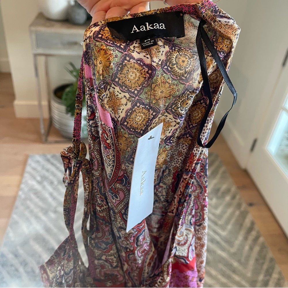 Aakaa Floral Tribal Print Long Sleeve Boho Light Blouse Tie in Front Open Back - Picture 6 of 7